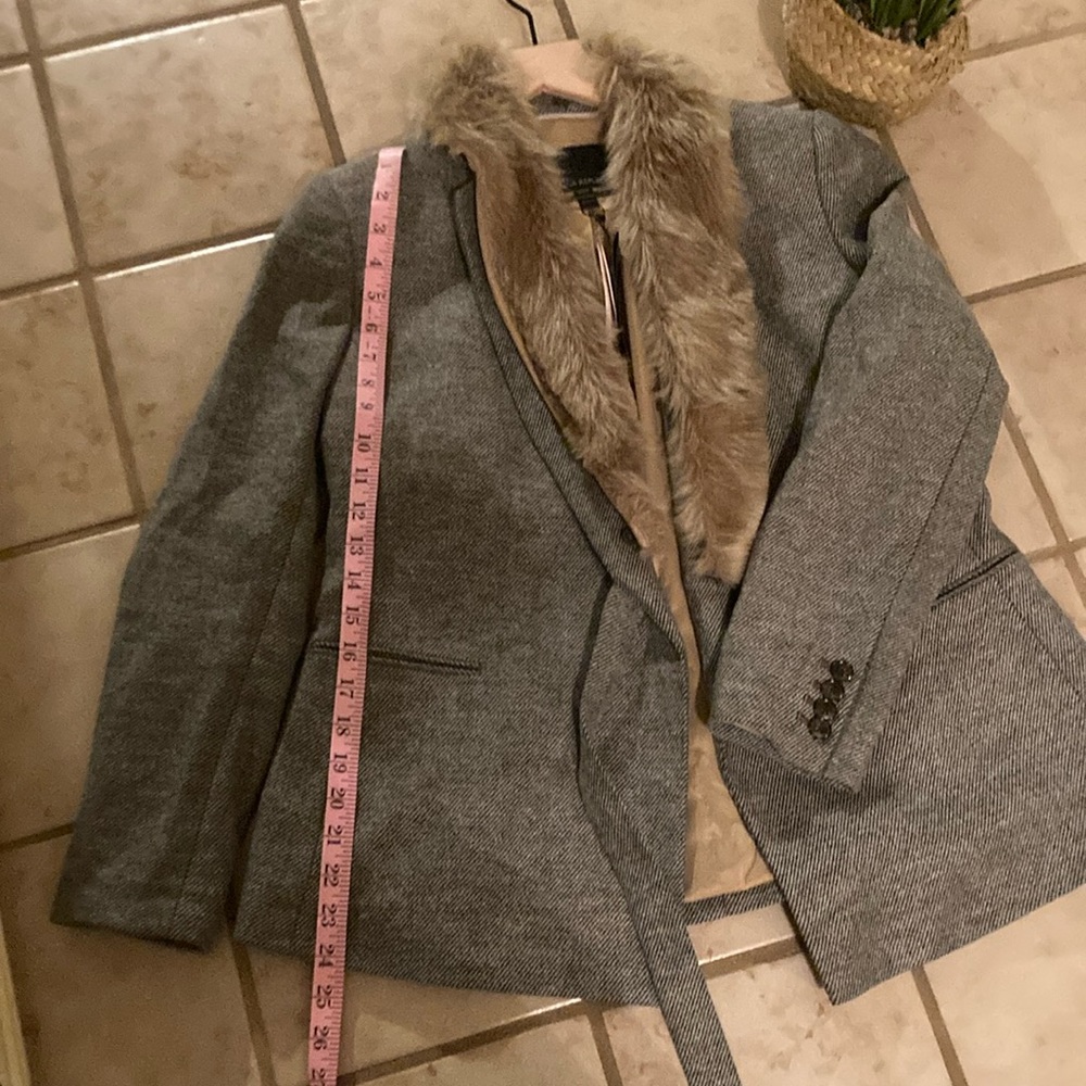 Banana Republic Gray Herringbone Blazer with Faux Fur Trim - Picture 9 of 12